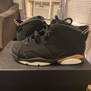 Kids sneakers size 10c